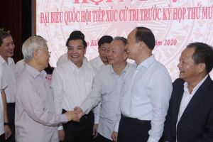 Генсек ЦК КПВ, президент страны Нгуен Фу Чонг провел встречу с избирателями ханойских районов