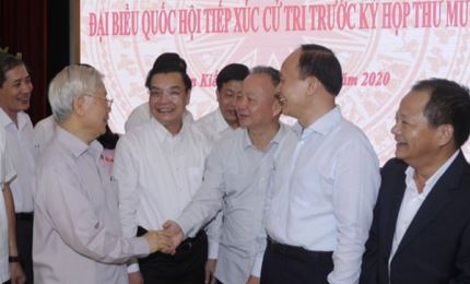 Генсек ЦК КПВ, президент страны Нгуен Фу Чонг провел встречу с избирателями ханойских районов