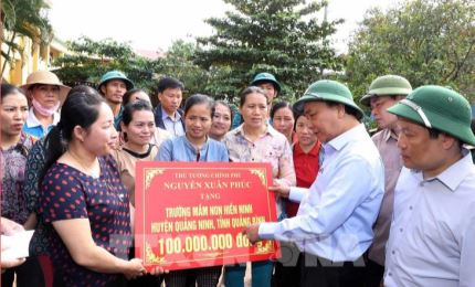Премьер-министр Нгуен Суан Фук распорядился выделить 500 млрд донгов для ликвидации последствий наводнений в центральных провинциях страны
