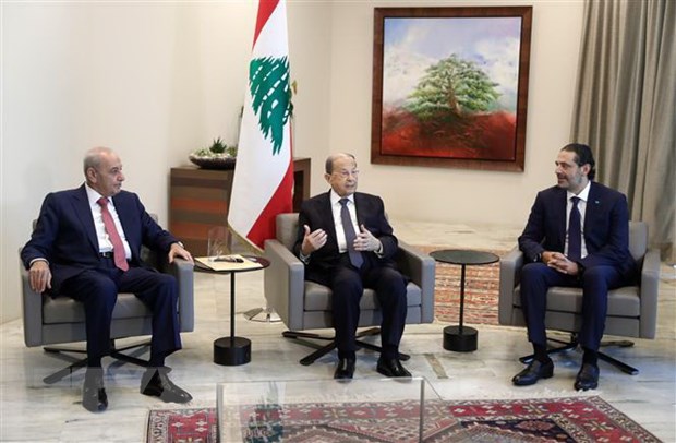 Спикер парламента Ливии Набих Берри, президент Ливии Мишель Аун на встрече с новым премьер-министром Саад Харири в Бейруте, 22 октября 2020 года