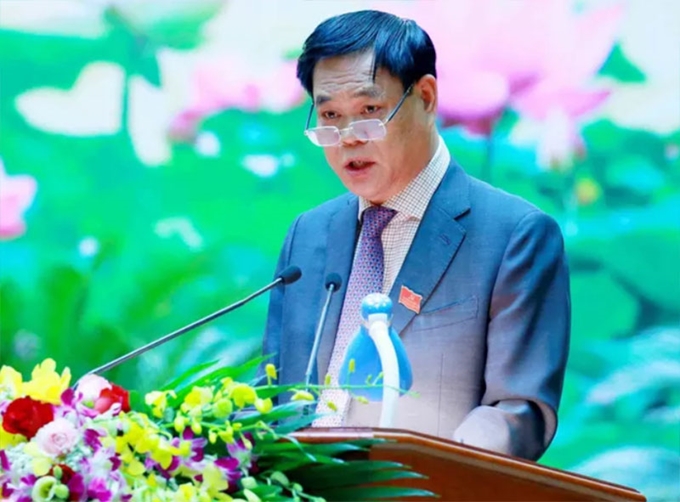 Секретарь парткома центральных органов Хюинь Тан Вьет
