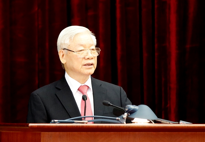 Генеральный секретарь ЦК КПВ, президент СРВ Нгуен Фу Чонг выступает на открытии пленума