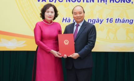 Нгуен Тхи Хонг стала первой женщиной и 15-й по счёту главой Госбанка Вьетнама