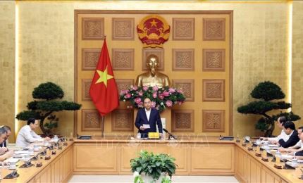 Премьер-министр Нгуен Суан Фук провел рабочую встречу с представителями текстильно-швейной и обувной отрасли.