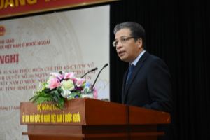 Сбор мнений вьетнамцев, проживающих за рубежом, по директиве №45 и развитию страны
