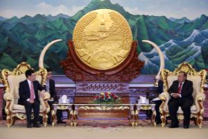 Глава МИД Вьетнама Фам Бинь Минь нанёс визиты вежливости высшим руководителям Лаоса