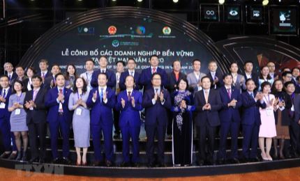 Состоялась церемония объявления 100 лучших предприятий в области устойчивого развития во Вьетнаме 2020 года