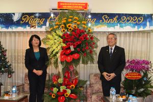 Вице-президент Вьетнама Данг Тхи Нгок Тхинь посетила и поздравила протестантскую церковь Вьетнама