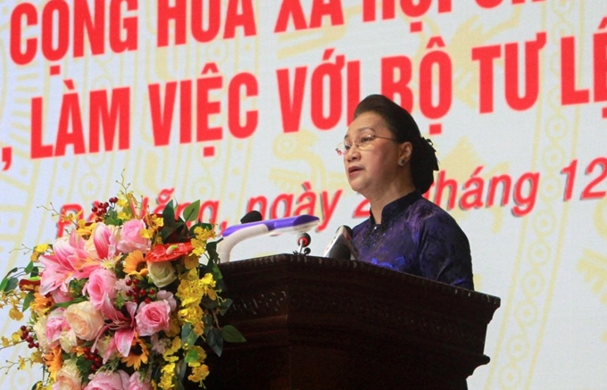 Нгуен Тхи Ким Нган выступает на встрече