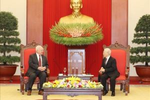 Нгуен Фу Чонг принял чрезвычайного и полномочного посла России во Вьетнаме
