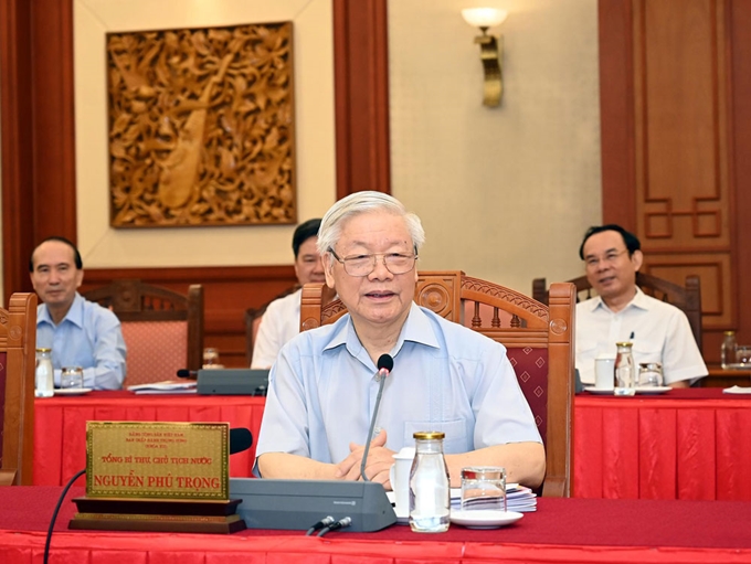 Генеральный секретарь, президент СРВ Нгуен Фу Чонг председательствовал на рабочей встрече с парткомом города Ханоя