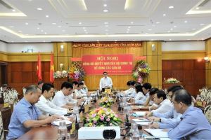 Фам Минь Тинь провел рабочую встречу с постоянным комитетом парткома провинции Тэйнинь