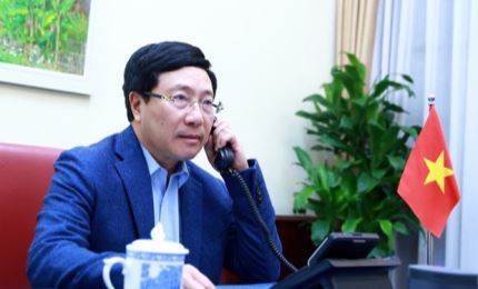 Вице-премьер, глава МИД Вьетнама Фам Бинь Минь провел телефонный разговор с госсекретарем США Майк Помпео.