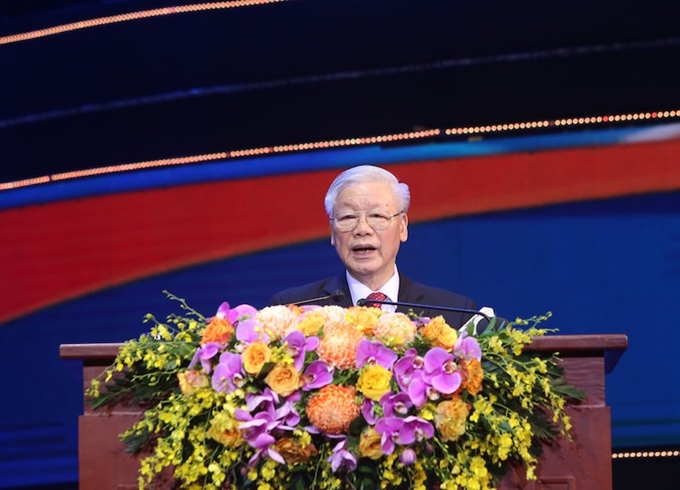 Выступает генсек ЦК КПВ, президент страны Нгуен Фу Чонг