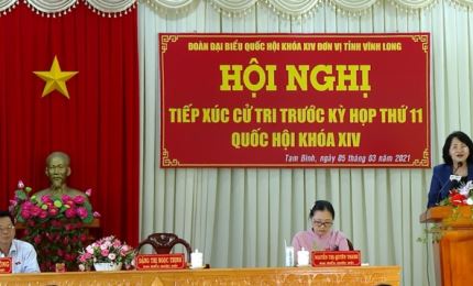 Вице-президент Вьетнама встретилась с избирателями в провинции Виньлонг