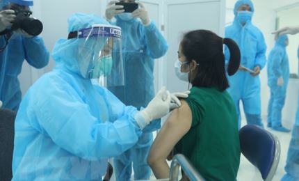 Во Вьетнаме началась вакцинация от коронавируса