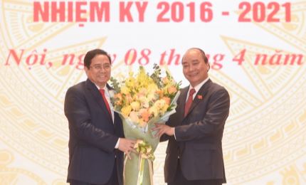 Церемония передачи дел новому премьер-министру Фам Минь Тиню