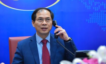 Министры иностранных дел стран мира поздравили главу МИД Вьетнама Буй Тхань Шона с его избранием
