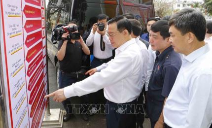 Товарищ Выонг Динь Хюэ посетил провинцию Куангнинь с рабочим визитом
