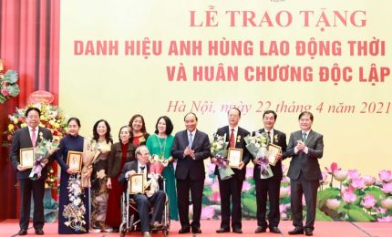 Президент Вьетнама вручил ордена лицам, имеющим большие заслуги перед страной