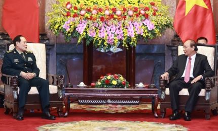 Президент Вьетнама Нгуен Суан Фук принял министра обороны Китая Вей Фэнхэ