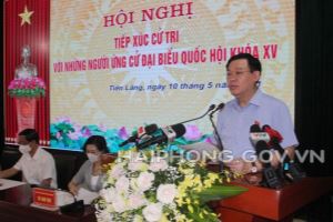 Председатель Нацсобрания Вьетнама Выонг Динь Хюэ провёл встречу с местными избирателями города Хайфона