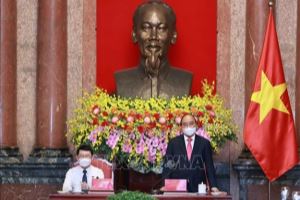 Президент Вьетнама Нгуен Суан Фук принял делегацию представителей этнических меньшинств провинции Бакзянга