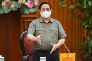 Премьер-министр Фам Минь Тинь потребовал привлечь организации и частных лиц к ответственности за распространение эпидемии