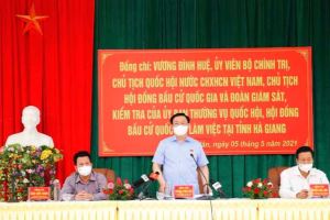 Председатель НС Выонг Динь Хюэ проверил работу по подготовке к выборам в провинции Хазянг