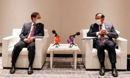 Министр иностранных дел Вьетнама встретился с заместителем премьер-министра, министром иностранных дел и международного сотрудничества Камбоджи